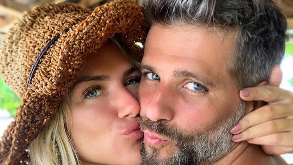 Na Tailândia, Giovanna e Bruno Gagliasso experimentam insetos: ‘teriam coragem?’