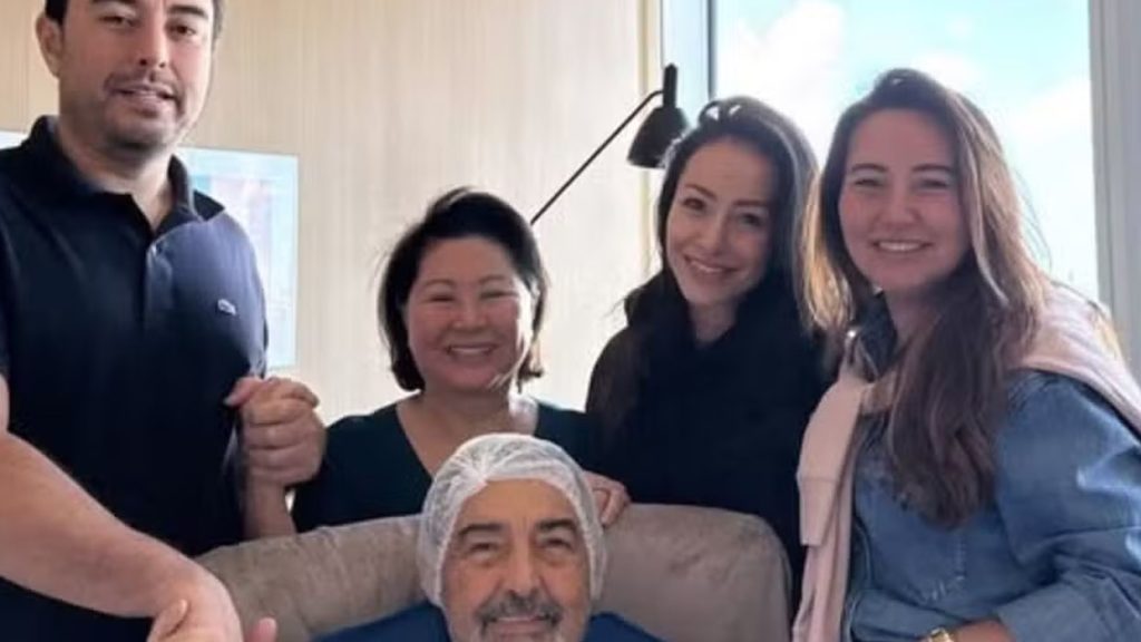 Irmã de Sabrina Sato homenageia o pai Omar antes de cirurgia: ‘Nosso campeão’