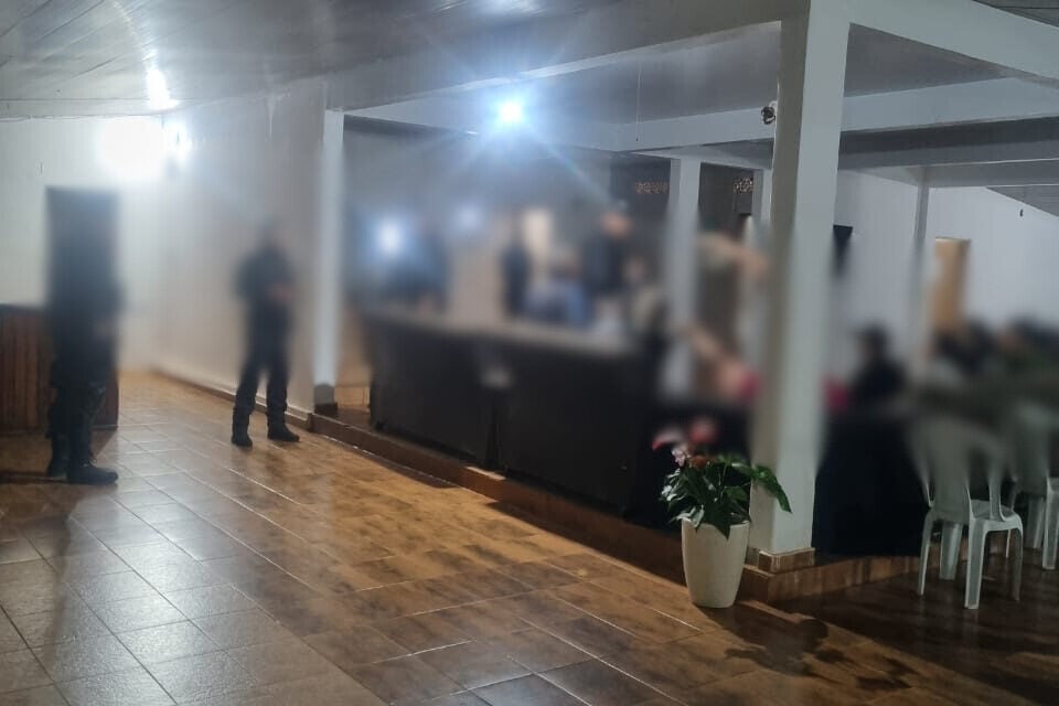 Mulher ‘desaparecida’ é internada a força para não comparecer à audiência em Goiás