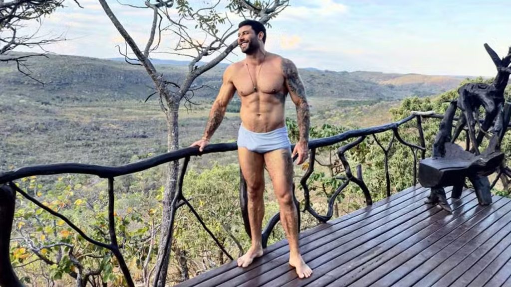 De sunga, Jesus Luz paisagem paradisíaca em Chapada dos Veadeiros: ‘Lugar favorito’