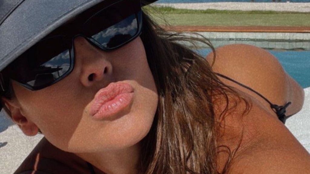 Deborah Secco exibe bronzeado e mostra shape trincado: ‘Genética de emagrecer’