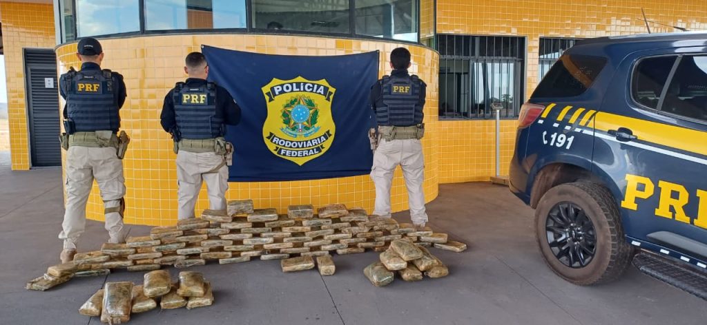 Vídeos – PRF apreende cerca de 80 kg de ‘supermaconha’ dentro de compressor na BR-070, em Barra do Garças